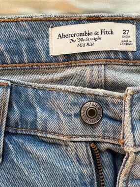 Abercrombie & Fitch Light Blue 90s Straight Midrise Jeans